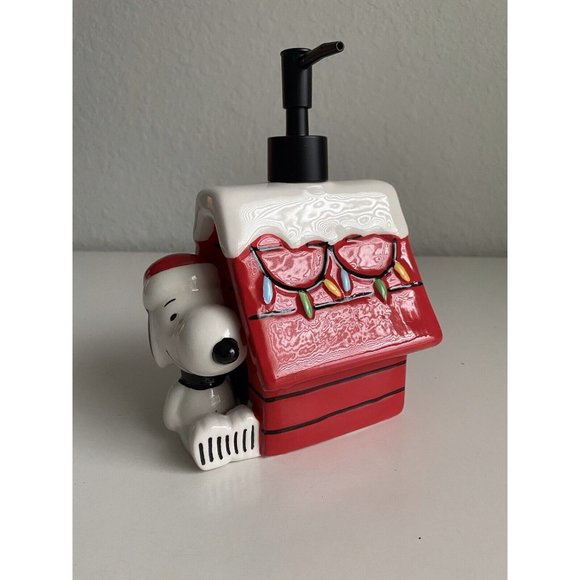 Peanuts Bath Peanuts Snoopy Christmas Dog House Lights Soap Lotion